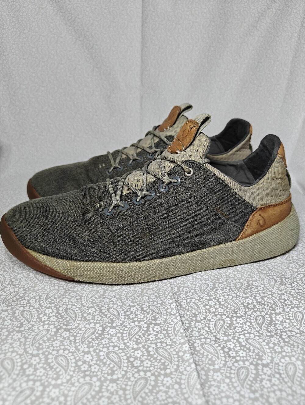 OluKai Men's Nanea Li Grey Tan Casual Lace Up Sneaker Men's Shoes Size 8